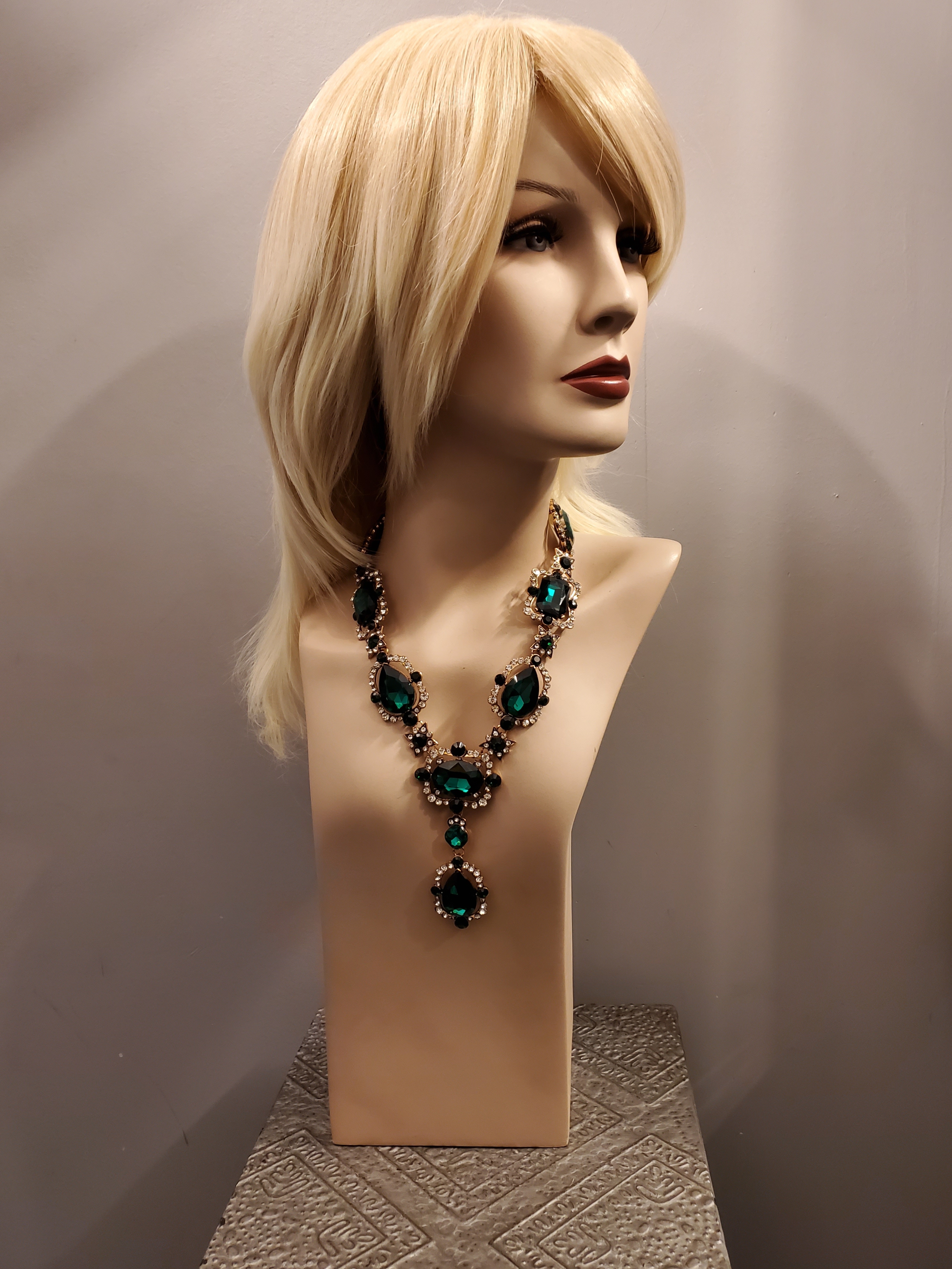 elegant victorian inspired necklace rhinestones 16555 Edmonton