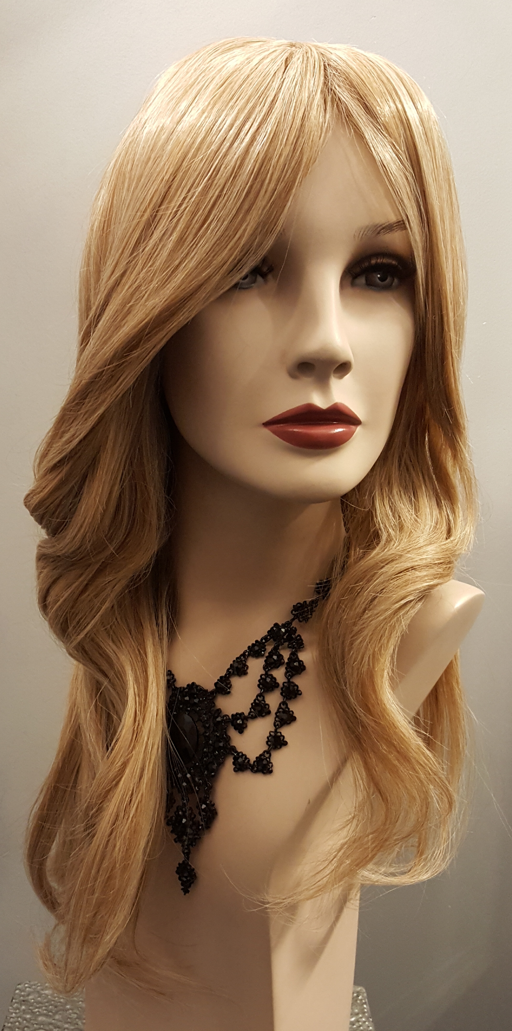 Wig 4560