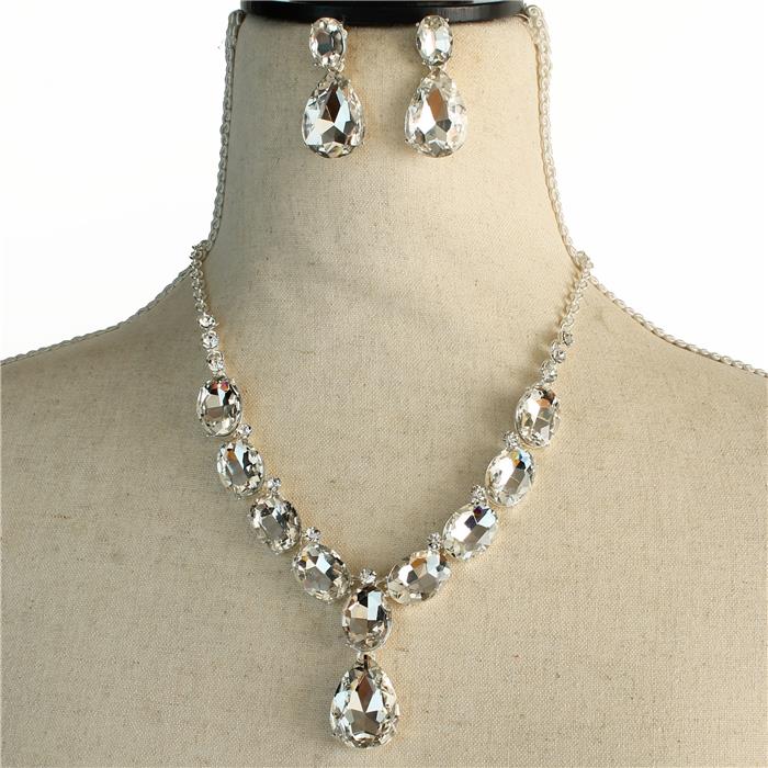 Sparkling silver rhinestone necklace matching earrings included 173470 Edmonton
